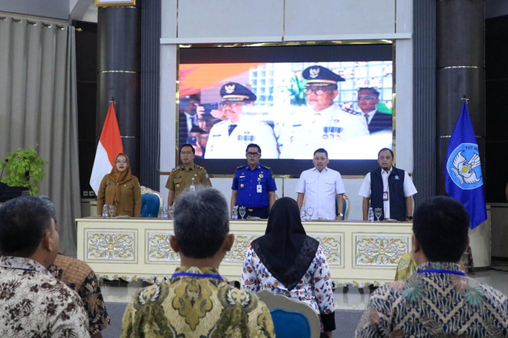 bank-foto-HePBgfy1Zyc2h7cmp8B11761556267